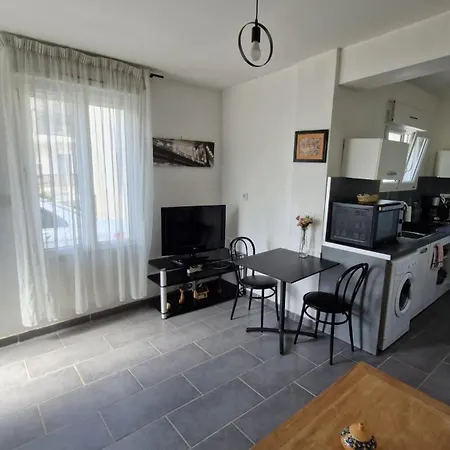 Σπίτι διακοπών Modern House, Bright And Quiet Assured