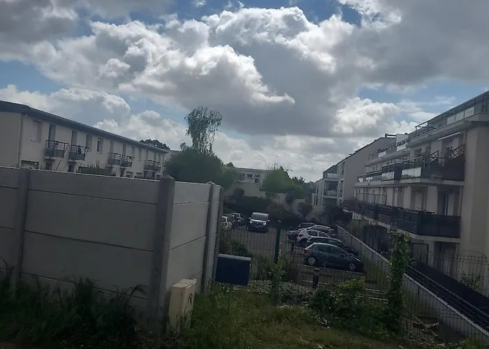 Modern House, Bright And Quiet Assured Ferienhaus *